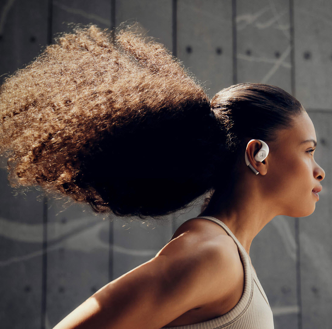 The AMIRON 200 delivers clear highs, balanced mids, and powerful bass – for a dynamic, detailed sound that keeps you moving.