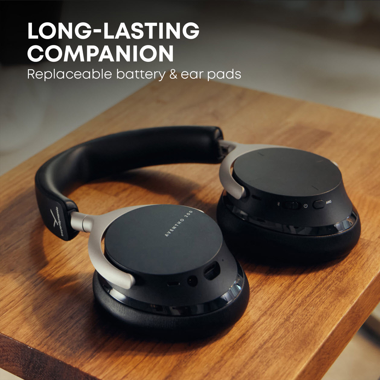 Noise Cancellation Headphones with a replacable battery and earpads