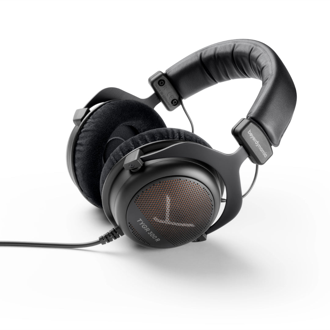 TYGR 300 R Professional Gaming Headphone side view