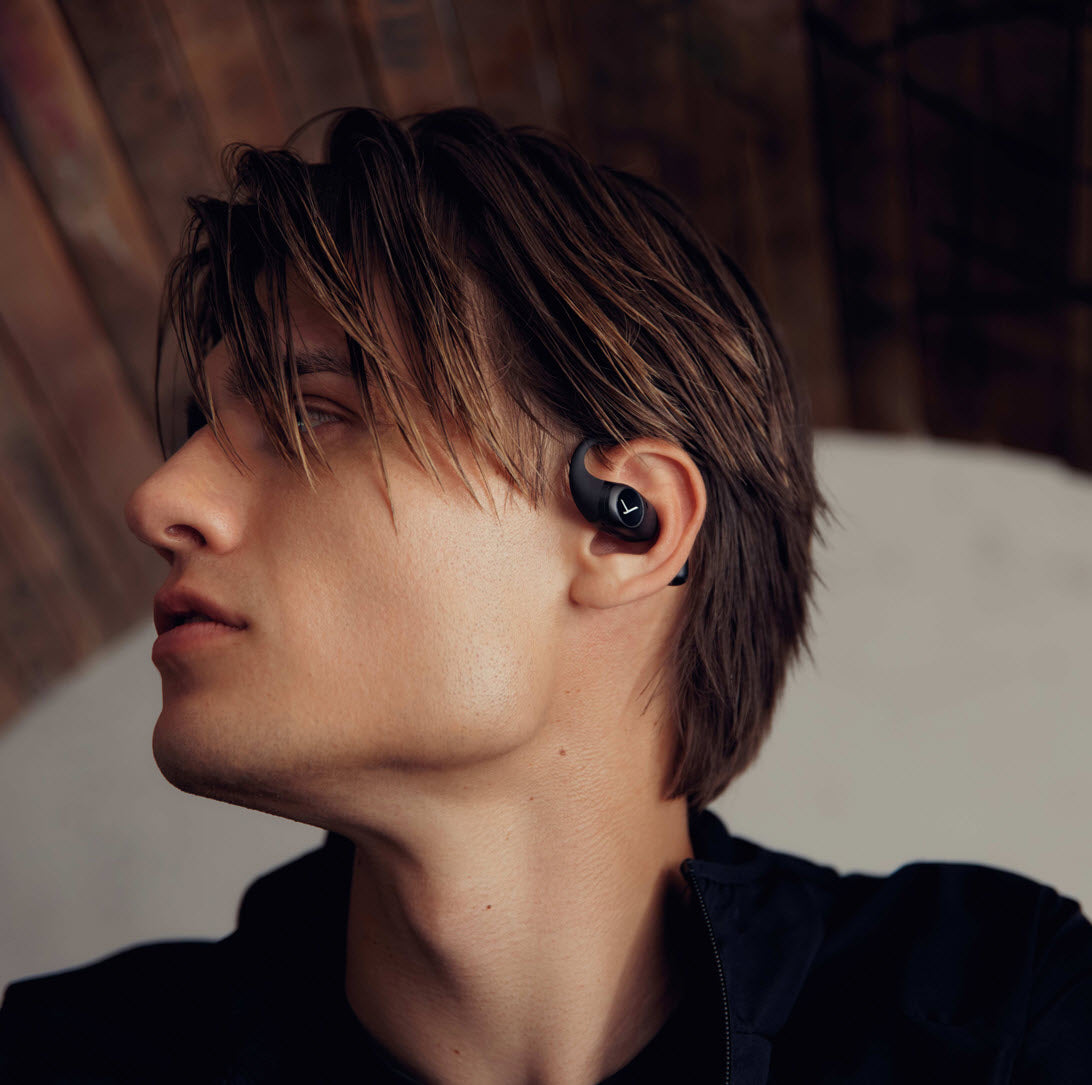 The AMIRON 200 delivers clear highs, balanced mids, and powerful bass – for a dynamic, detailed sound that keeps you moving.