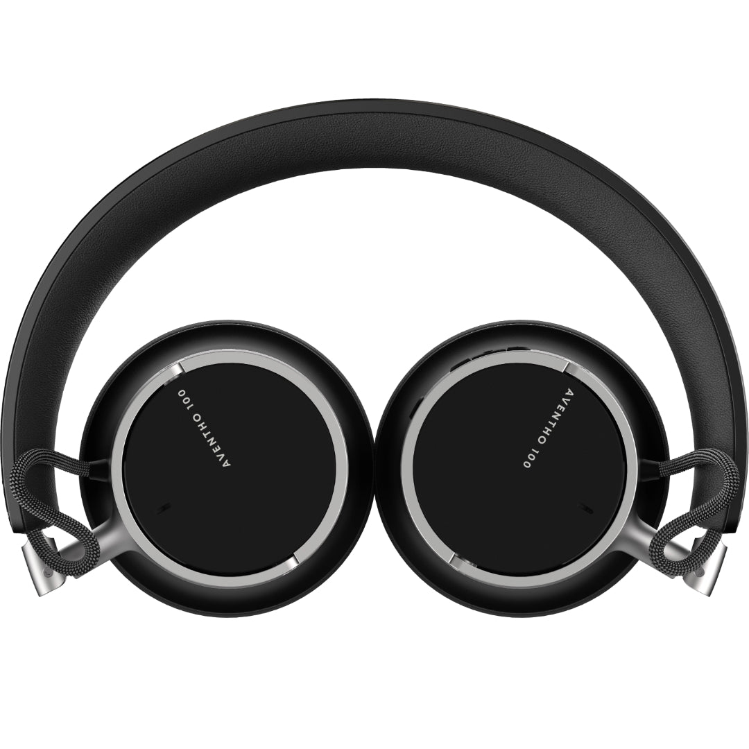 Its lightweight on-ear fit and foldable housing make it the perfect companion, fitting easily into most bags, cases and
travel luggage.