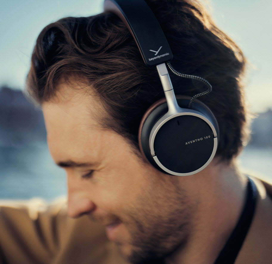 With Google Fast Pair, you're connected in seconds. With multipoint, it can even connect to your laptop and smartphone simultaneously.
