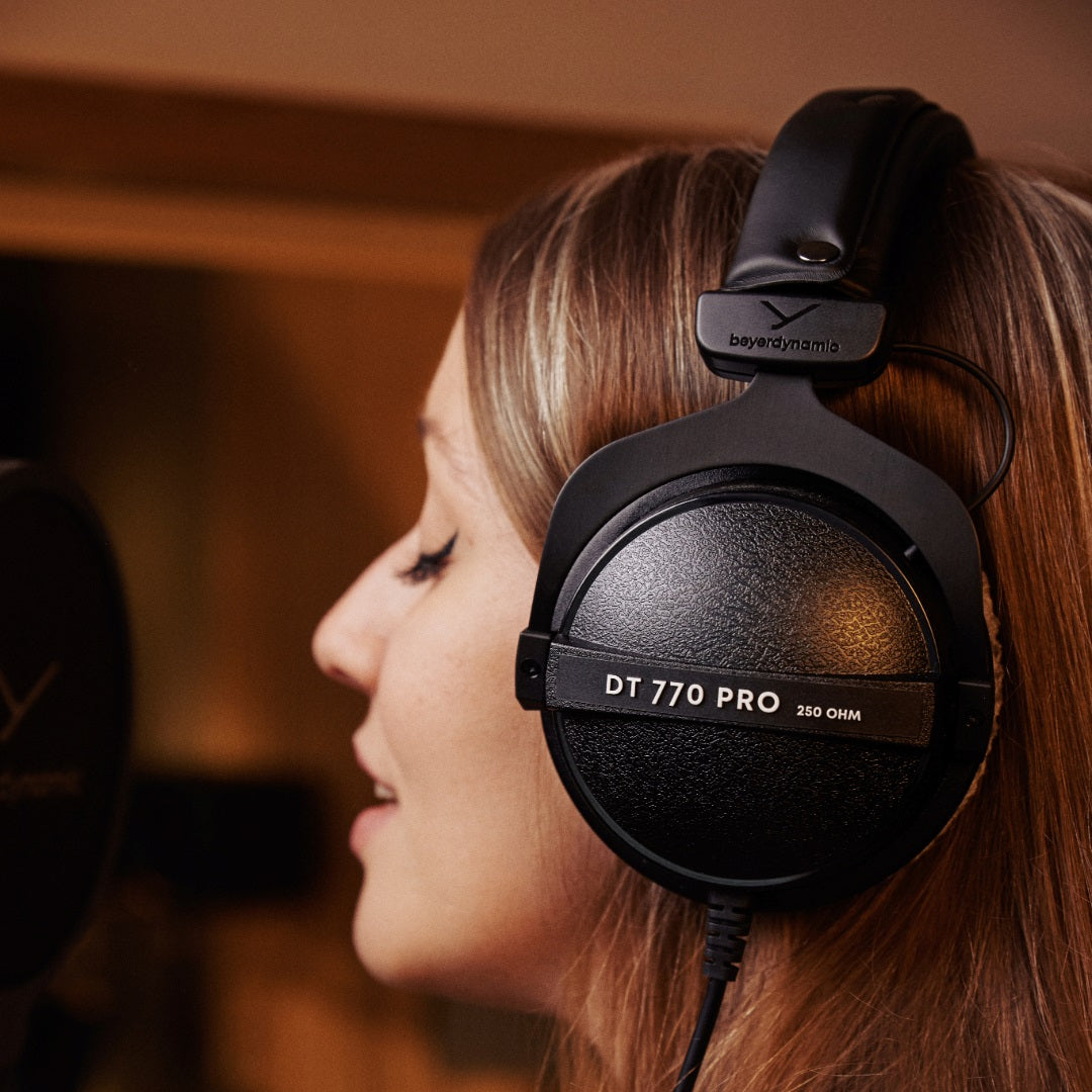 DT 770 PRO 250 Ohm Professional Monitoring Headphone for studio applications