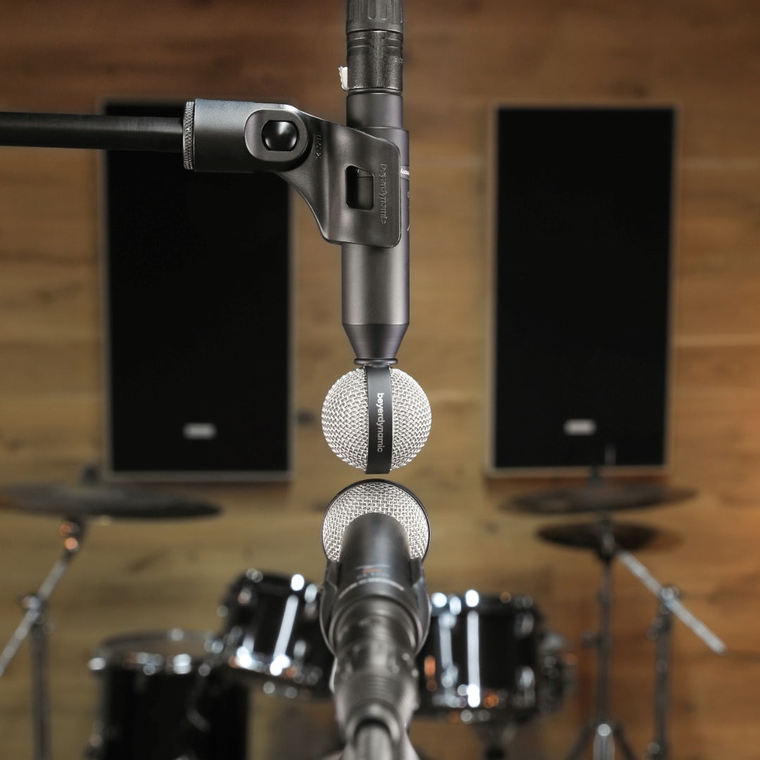 M 160 Dynamic Double-Ribbon Microphone for M side recording