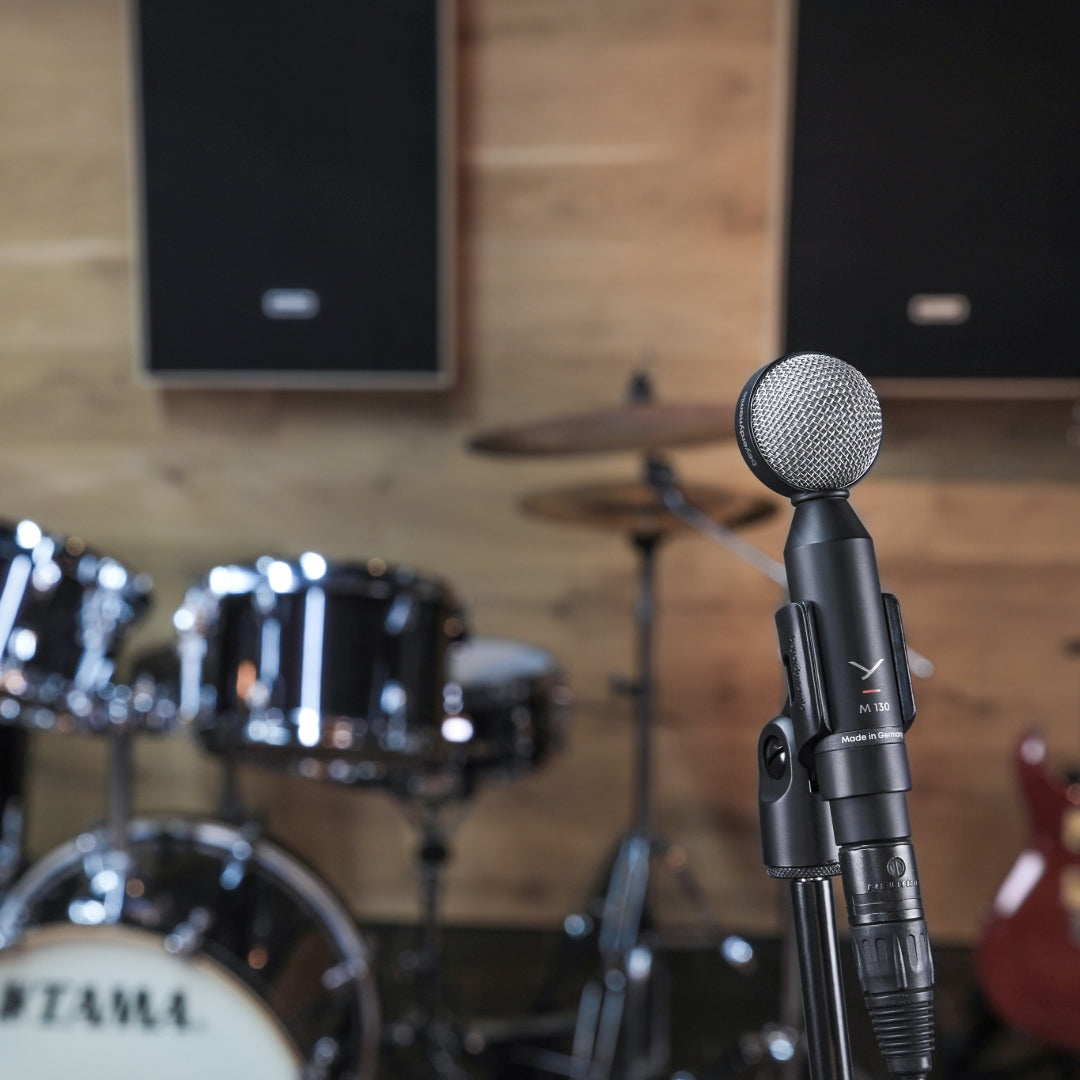 M 130 Dynamic Double-Ribbon Microphone for live recordings