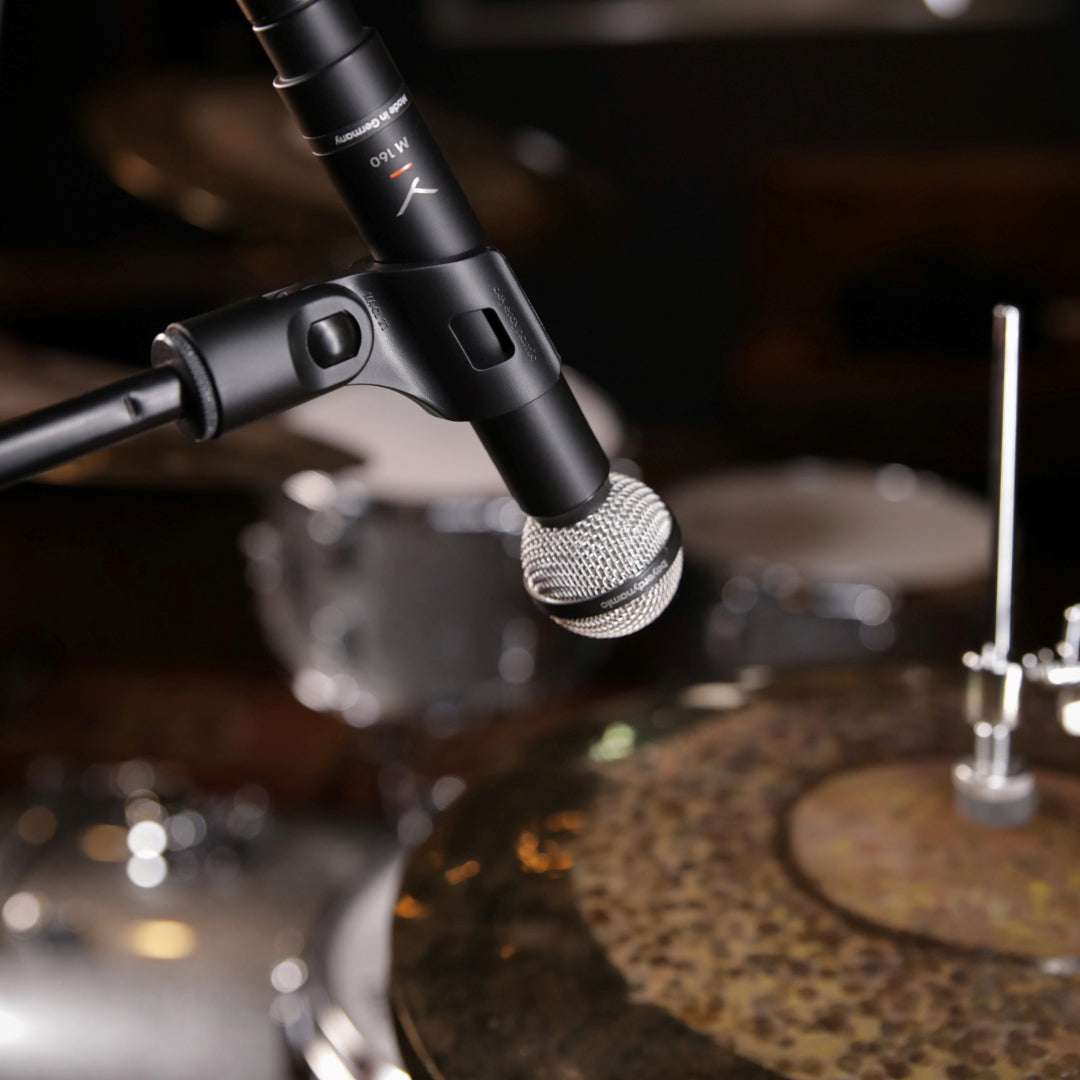 M 160 Dynamic Double-Ribbon Microphone for drums