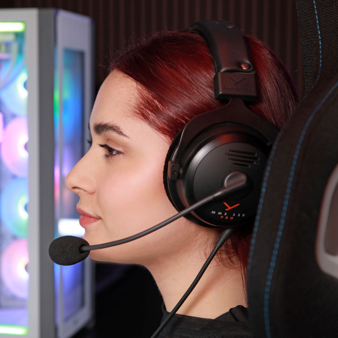 A professional gaming headset with syudio quality sound