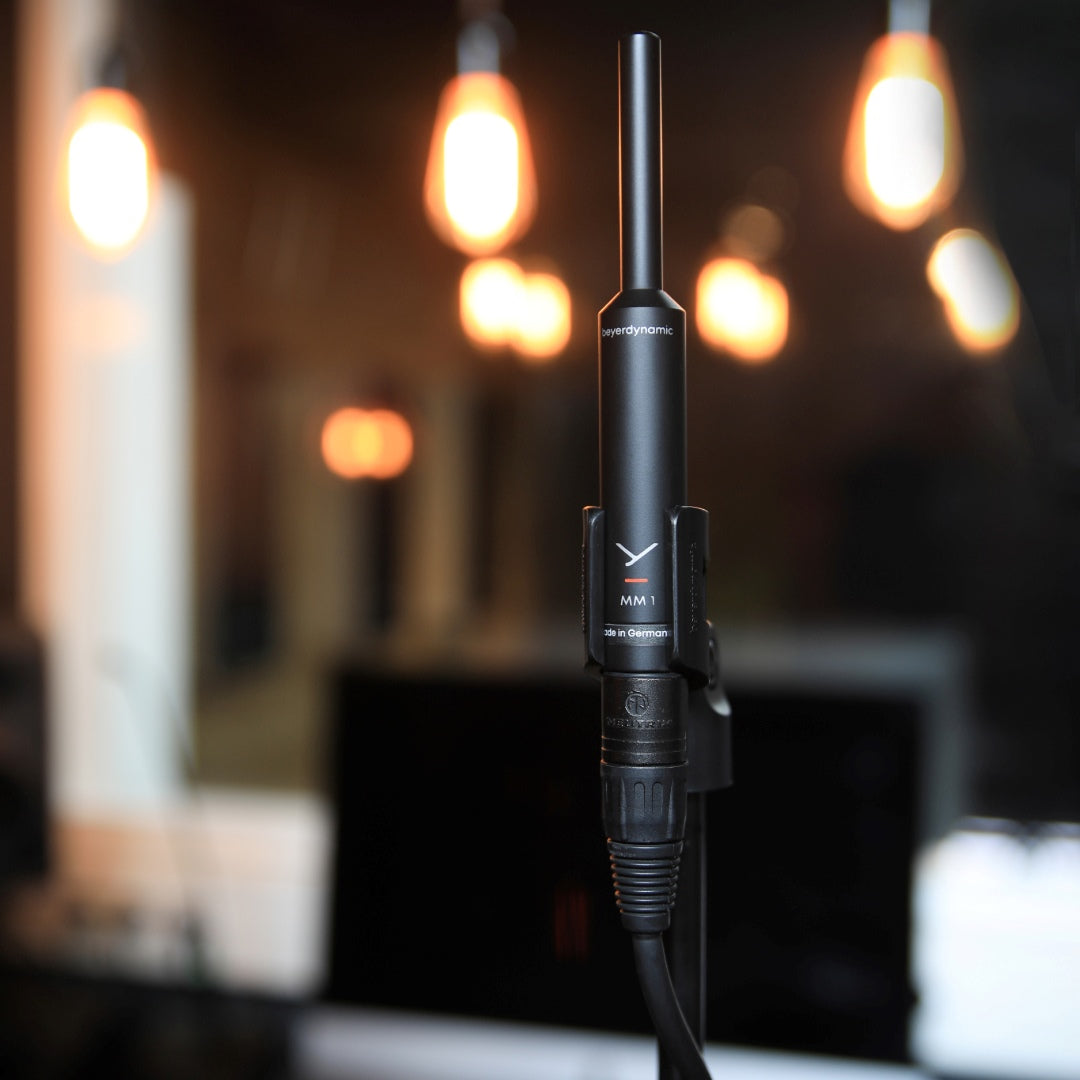 MM 1  Measurement Microphone, in use
